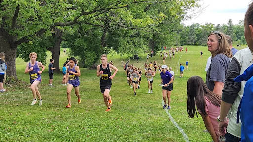 Dodge Point Shines in Gale Johnson Cross Country Kick-Off