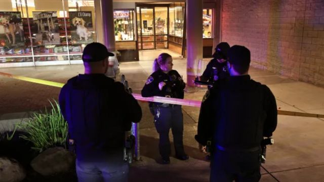 Petaluma Jewelry Store Robbery Leaves Four Suspects at Large, Two Teens Arrested After Daylight Heist