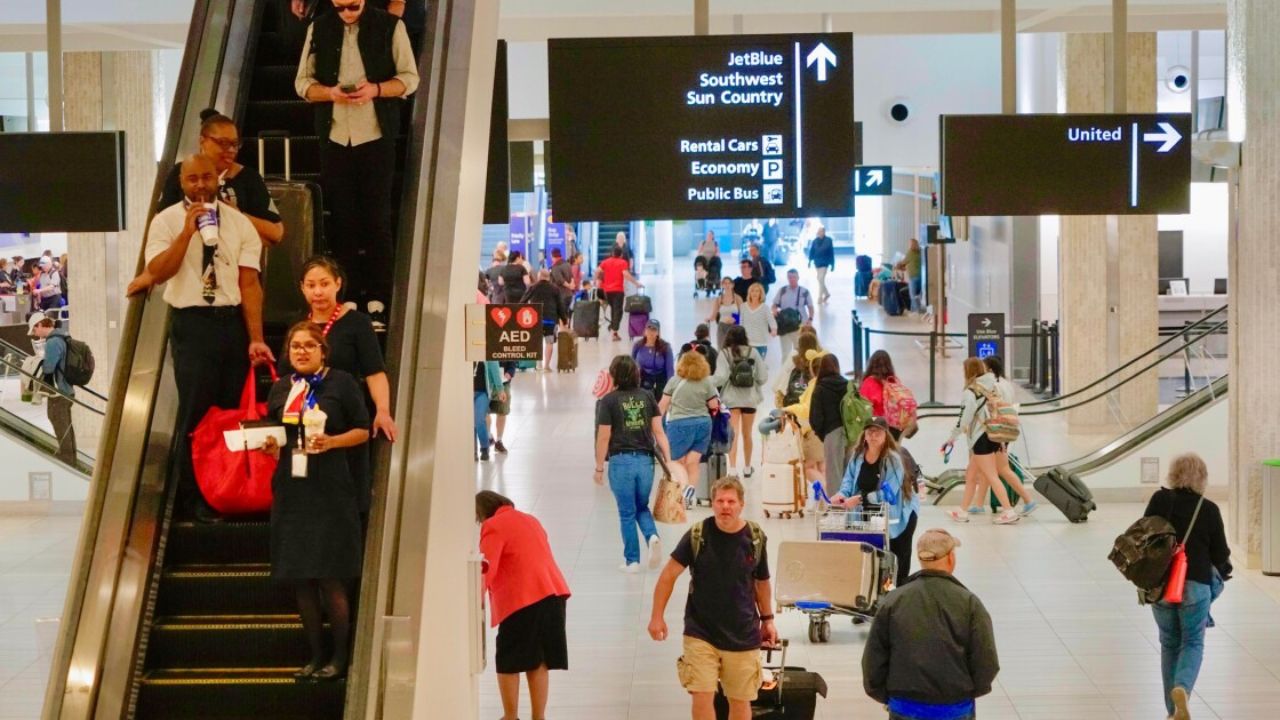 Tampa Airport’s ‘Pajama Ban’ Joke Sparks Online Backlash and Dress Code Debate
