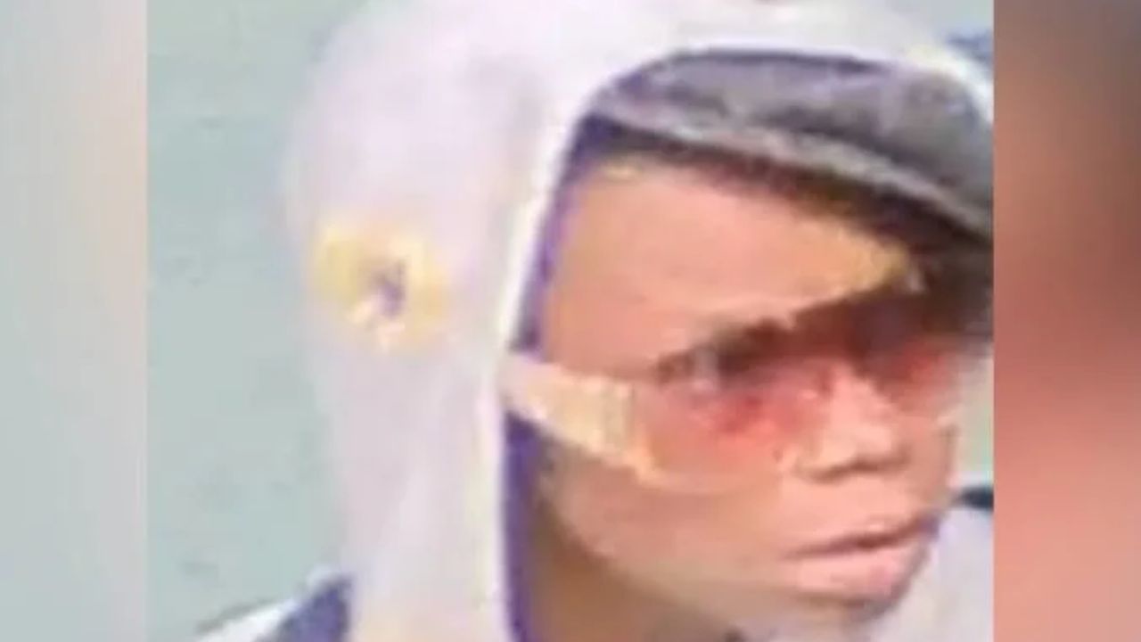 $700 Candy Heist on Lobdell Highway: Deputies Hunt for Two Suspects in West Baton Rouge