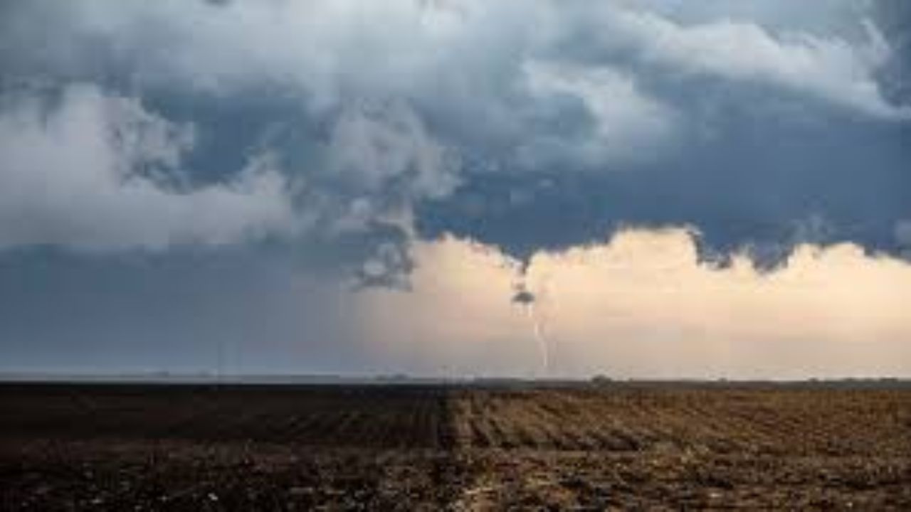 Central Illinois Braces for Powerful Evening Storms: Damaging 70+ MPH Winds, Large Hail and Isolated Tornadoes Possible