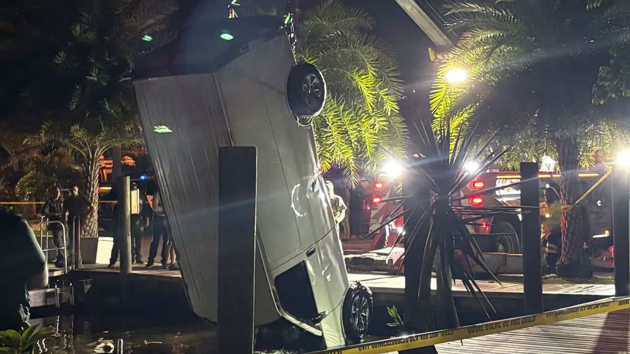 Fort Lauderdale Crash Woman Killed After Stolen Van Plunges Into Water During Police Chase
