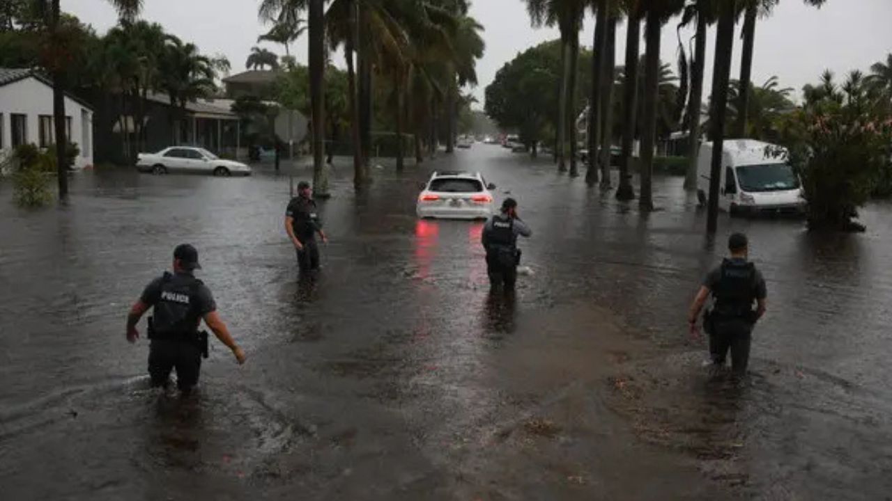Flood Watch and Wind Advisory Issued as Stormy Weather Moves Across Central Florida