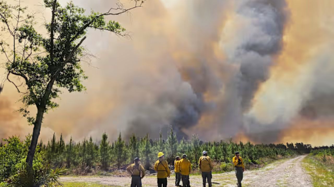 Georgia Wildfire Crisis State of Emergency Declared as 50 Homes Destroyed, 27,000 Acres Burn