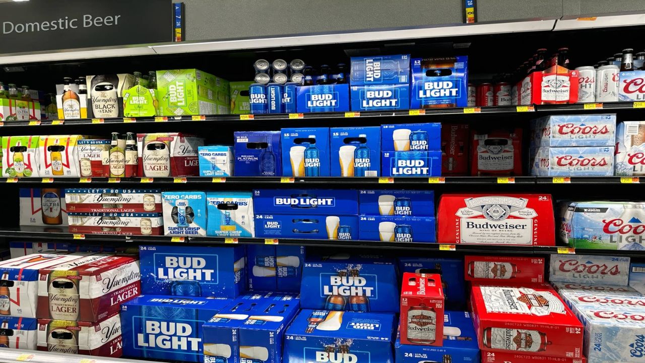 Mass Layoffs Colorado Beer Giant to Shut Down Operations, 514 Workers Out of Jobs Following Major Acquisition