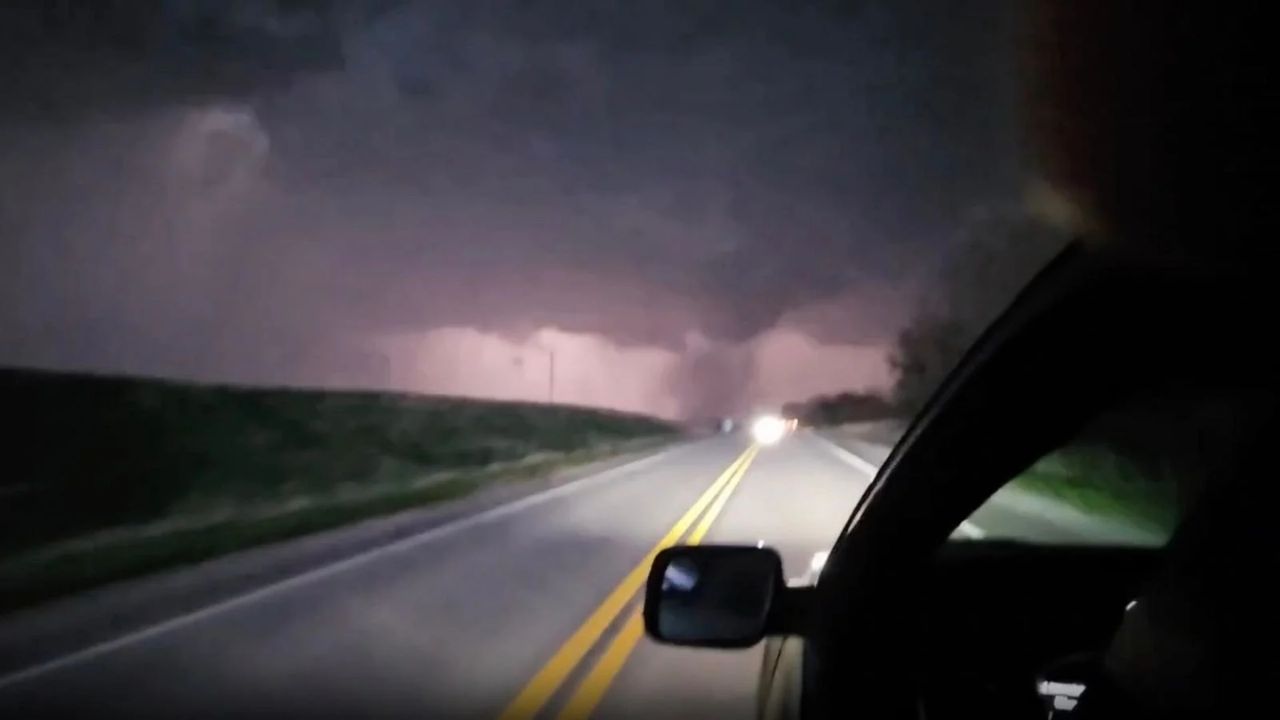 Severe Weather Alert Tornadoes, Hail, and Flash Flooding Threaten Midwest Through Easter Weekend