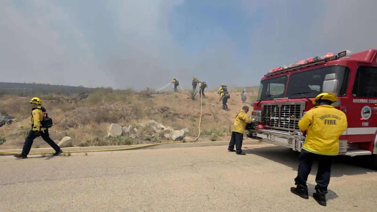Bain Fire Injures Four, Forces Evacuations In Jurupa Valley