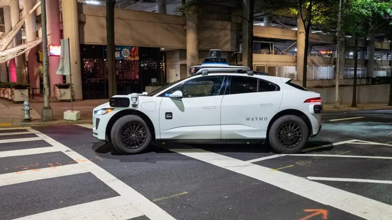 Driverless Chaos in Atlanta Families Fear for Kids and Pets as Waymo Cars Keep Circling Cul-de-Sacs