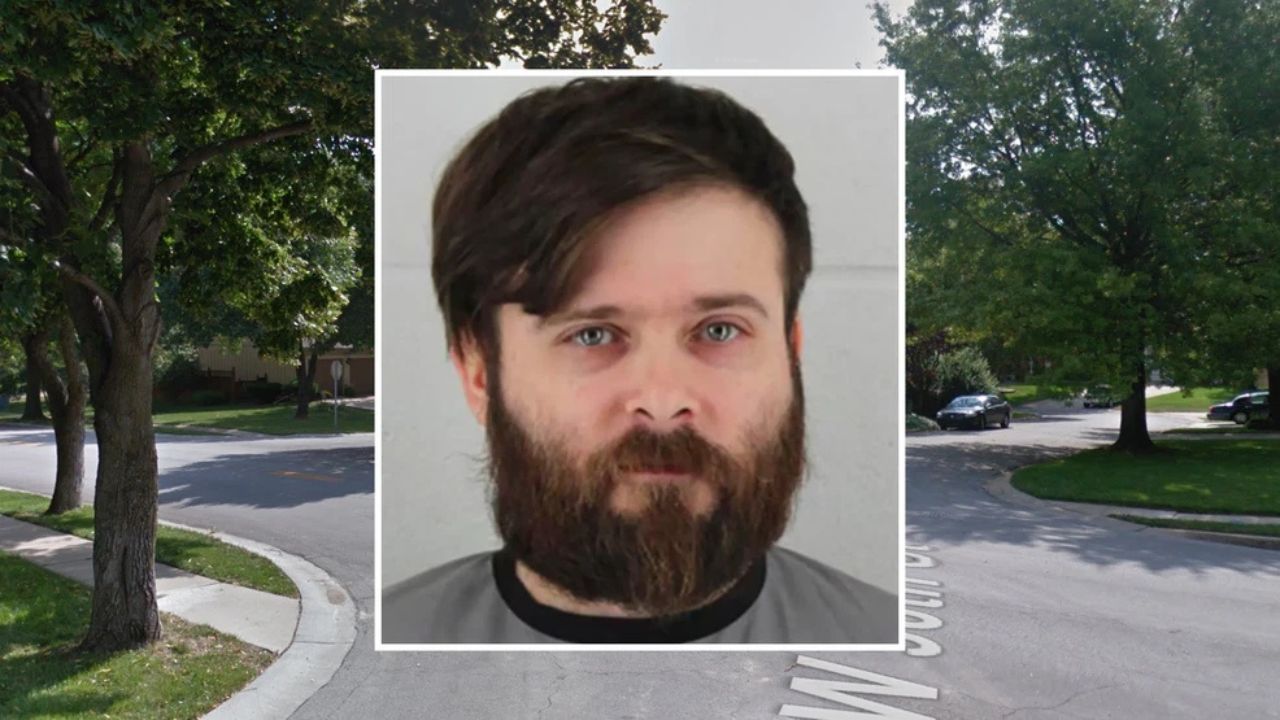 Blood-Soaked Man Shocks Walgreens Workers After Allegedly Murdering Mom and Aunt