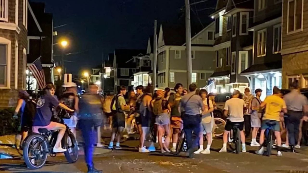 Hundreds of Teens Swarm New Jersey Beach Town, Triggering Chaos, Arrests and Emergency Curfew