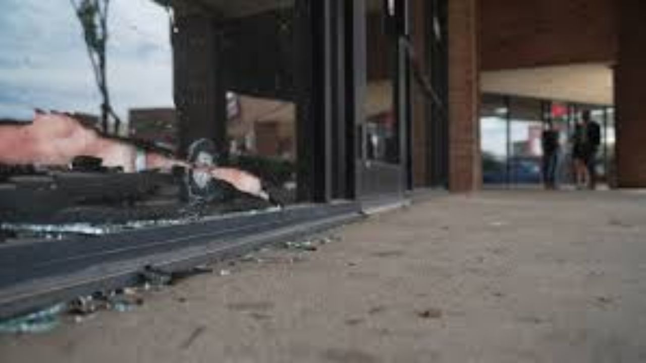 Police Shoot Knife-Wielding Suspect After Brutal Attack At Richardson Restaurant
