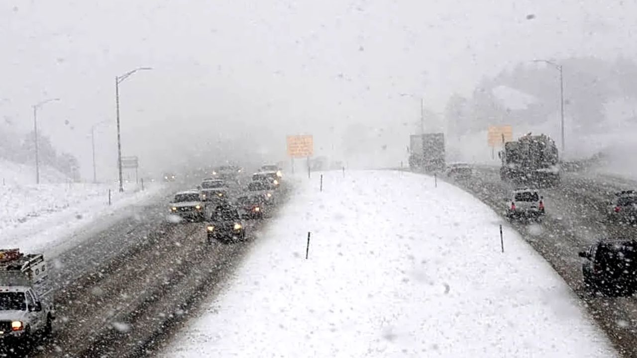 Rockies Hit by Powerful Snowstorm as Denver and Cheyenne Face Heavy Snow and Road Closures