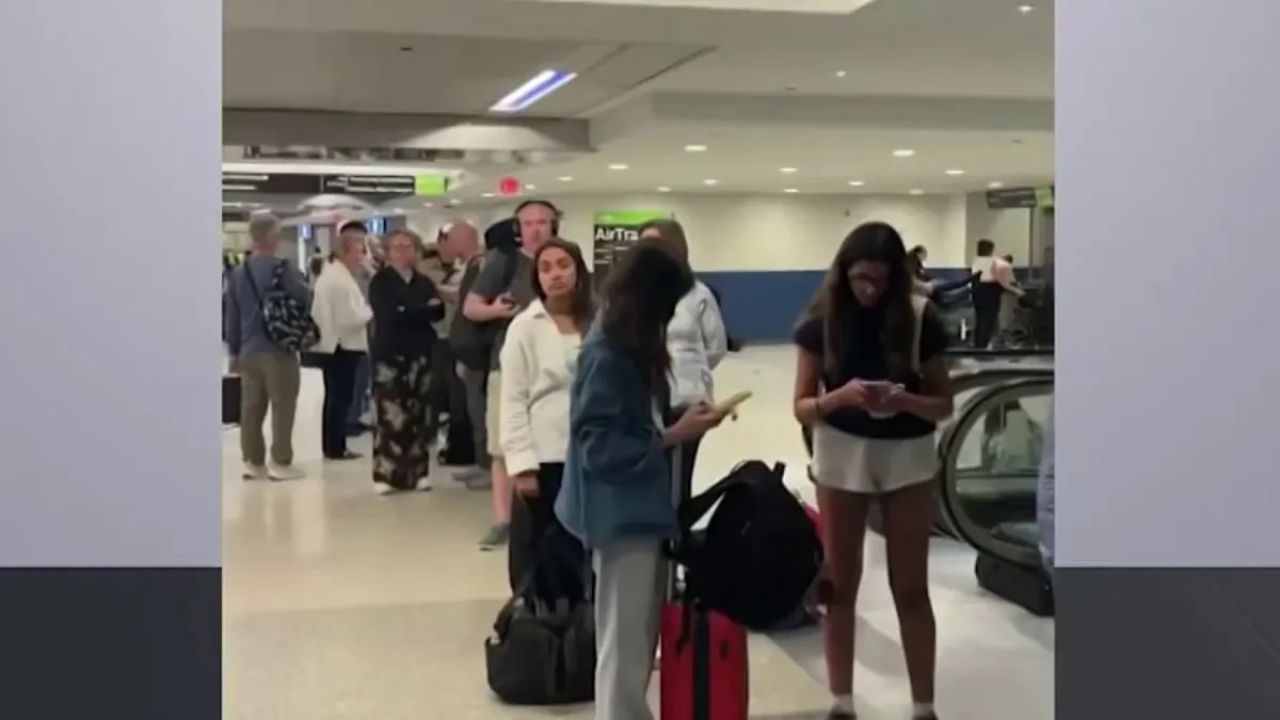 United Passengers Stranded For Seven Hours On Newark Tarmac