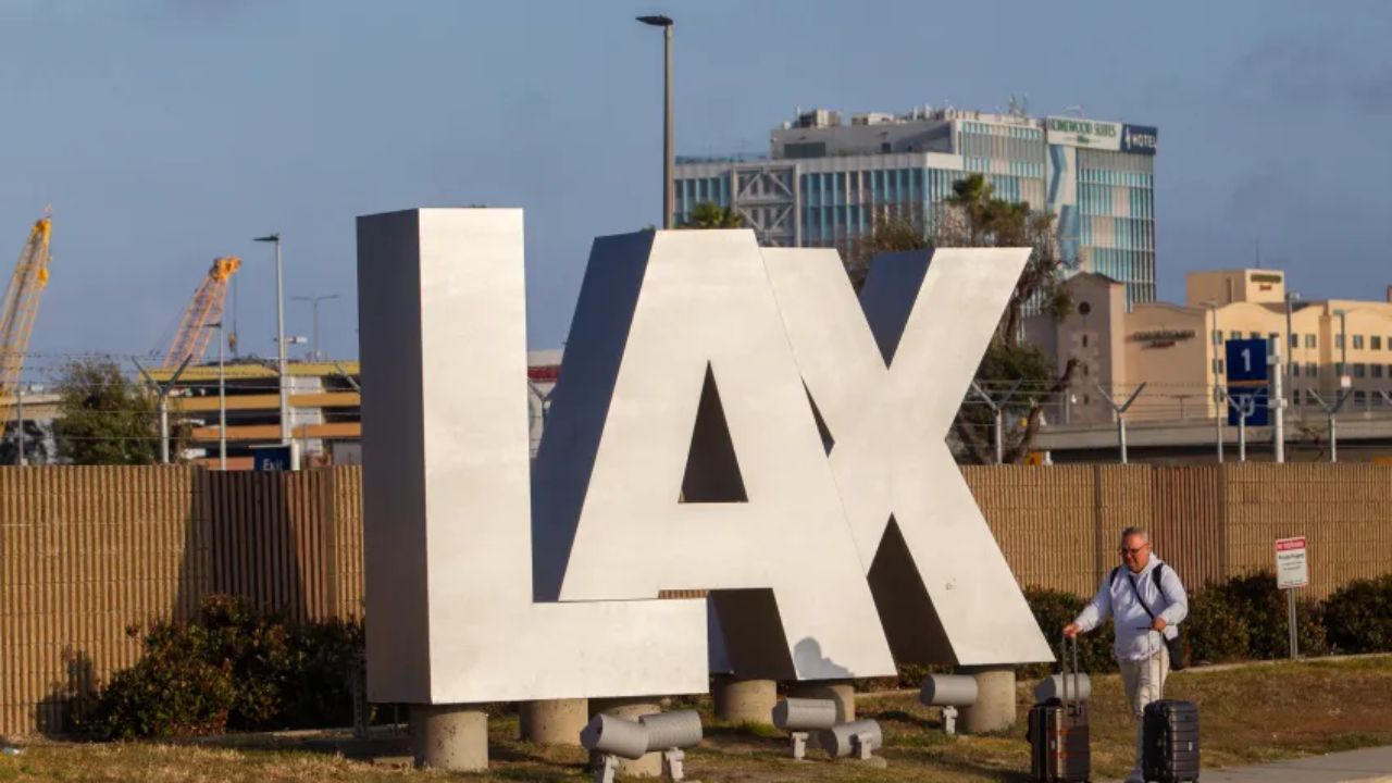 Jet Pilot Reports Near Miss With Wingsuit Flyer Near LAX