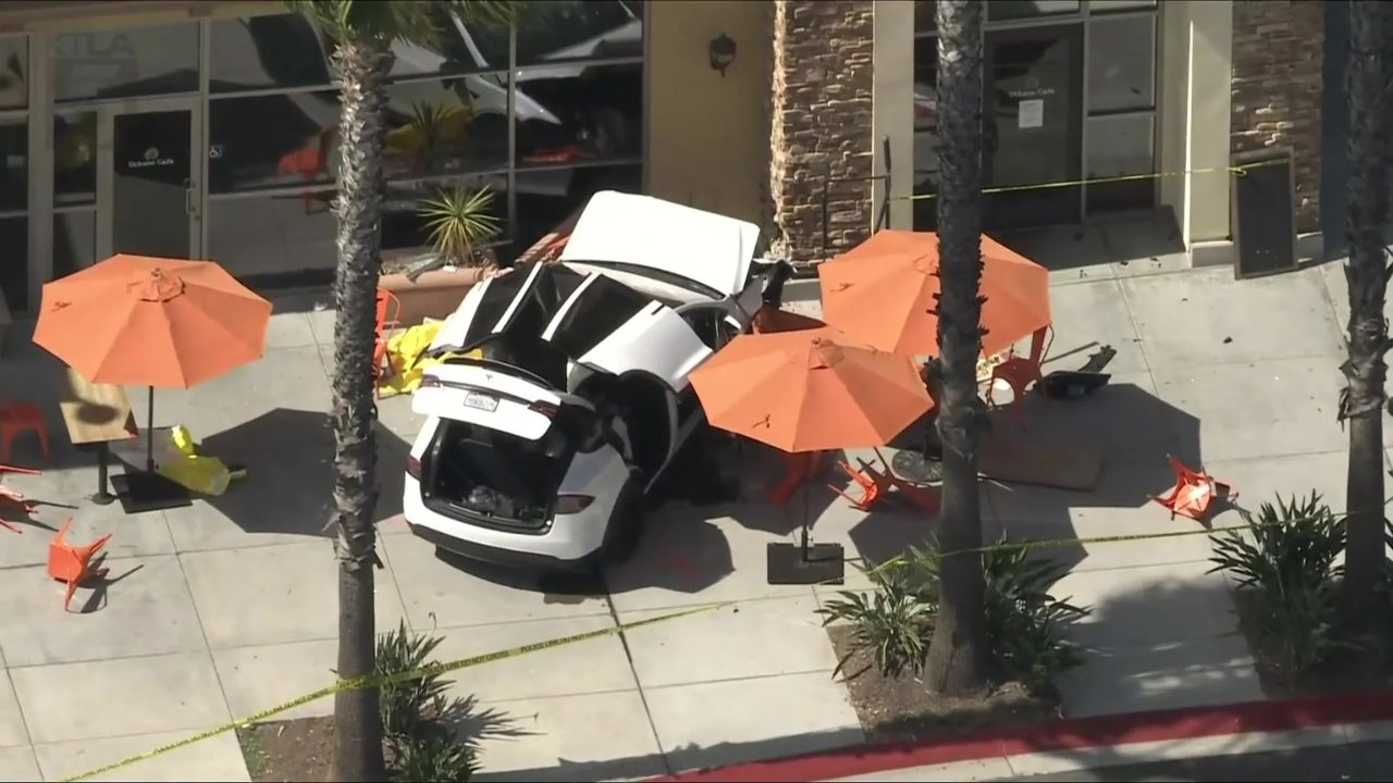 One Dead After Tesla Crashes Into Simi Valley Target Cafe