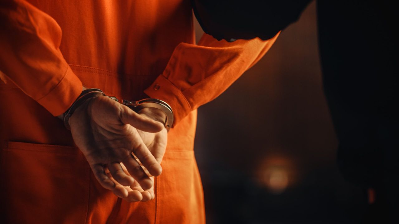 Prison Officers Face Jail Time Over Secret Relationships With Inmate Brothers