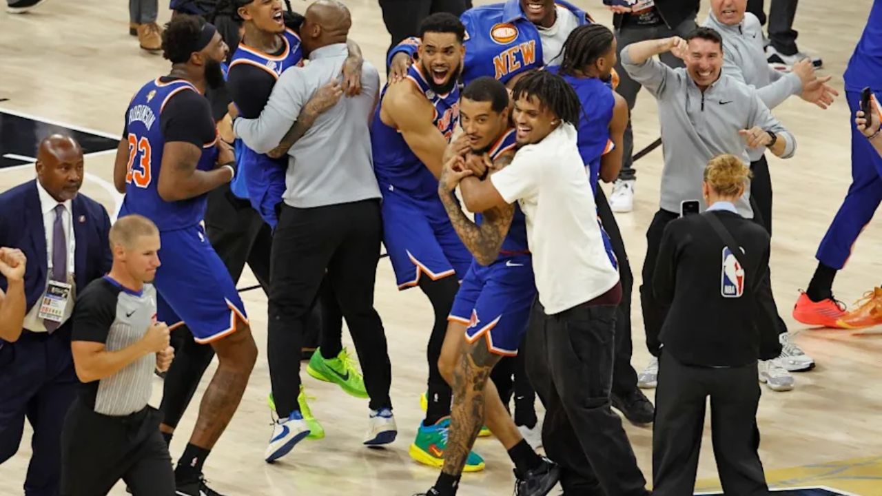 Scattered Showers Threaten Knicks Championship Parade Thursday Morning