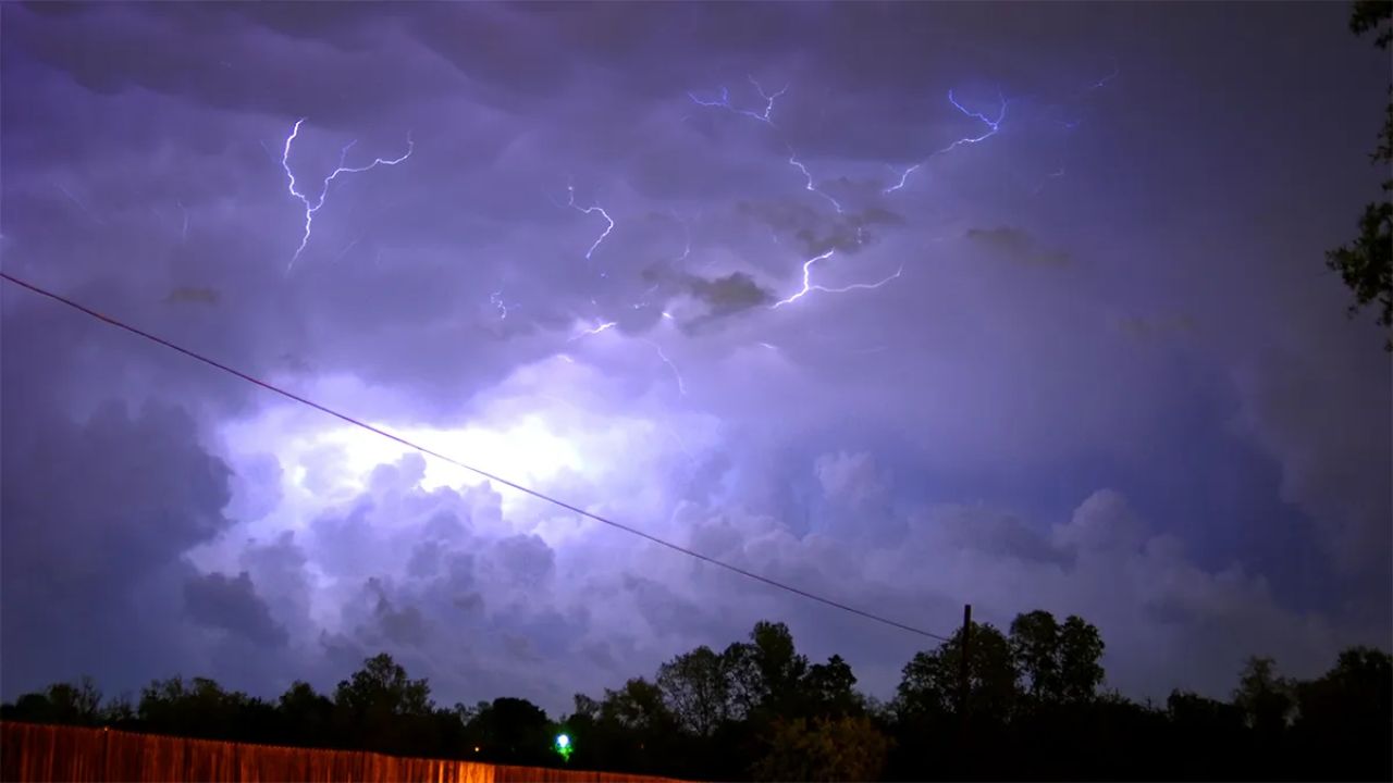 Severe Storms And Heavy Rain Threaten Chicago Area