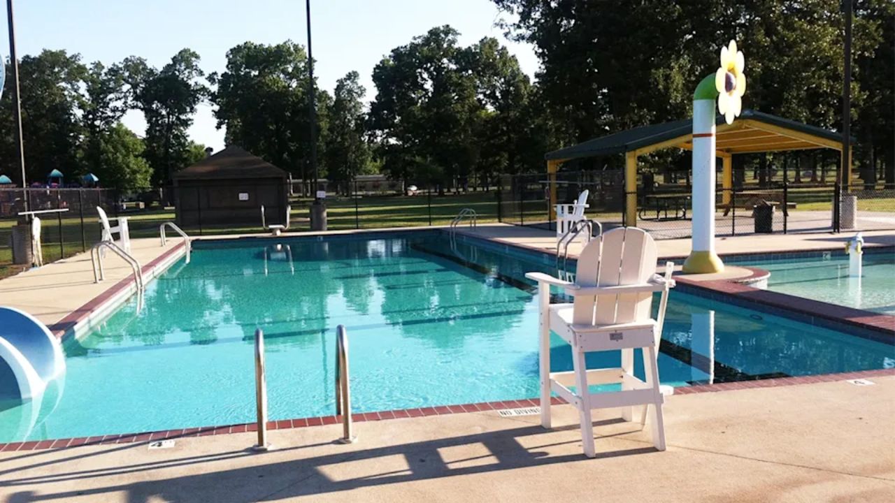 Three Children Hospitalized After Shooting At Stuttgart Public Pool
