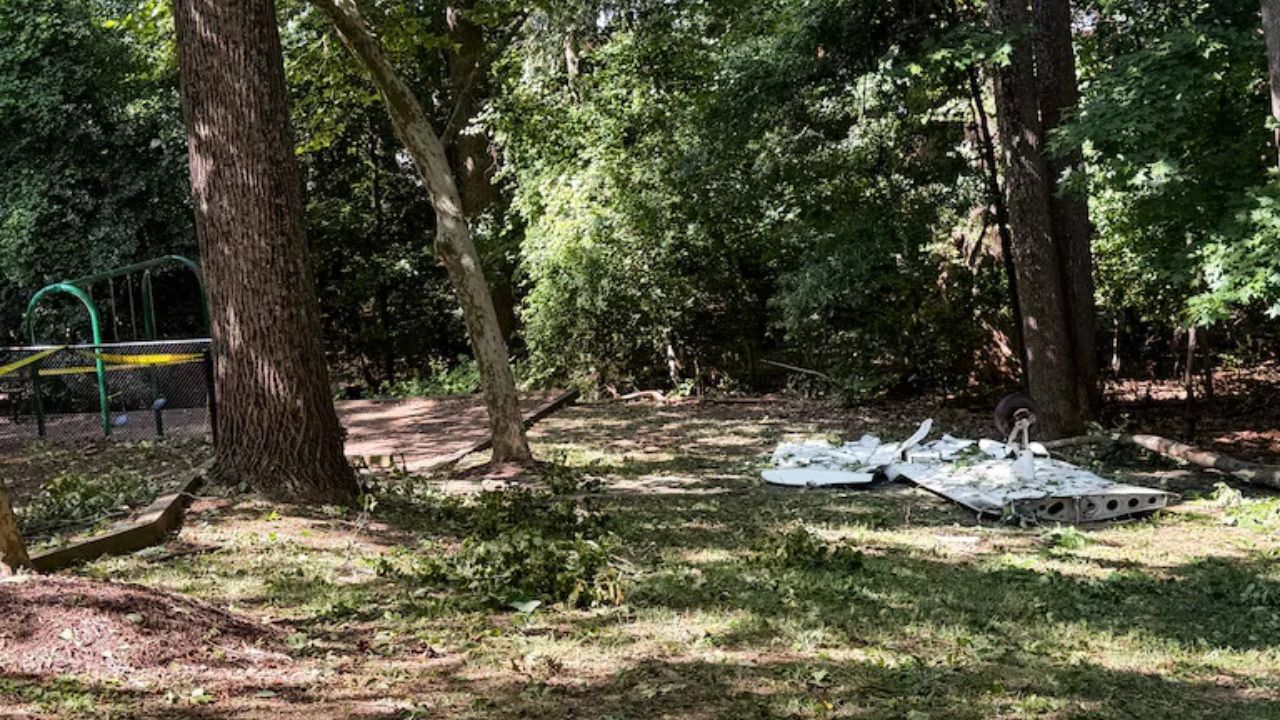 Three Dead After Flight Training Plane Crashes Near Bowie Townhomes