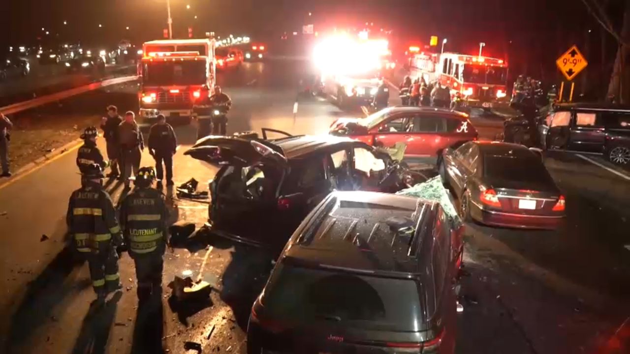 Two Killed, 10 Injured In Fatal Long Island Expressway Crash