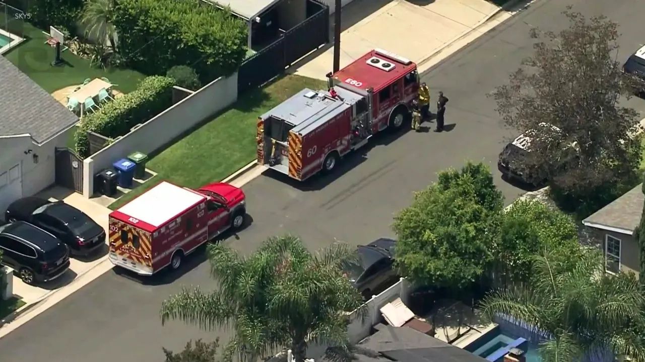 Woman Opens Freezer and Finds 20 Sticks of Dynamite, Triggering Emergency Evacuations in L.A.